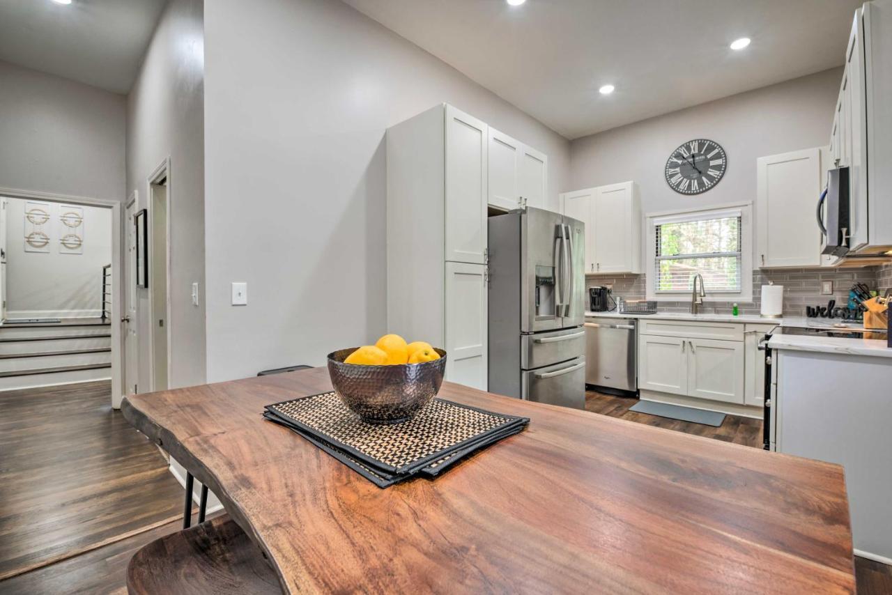 Atlanta Retreat With Deck In Greenbriar Area! ภายนอก รูปภาพ