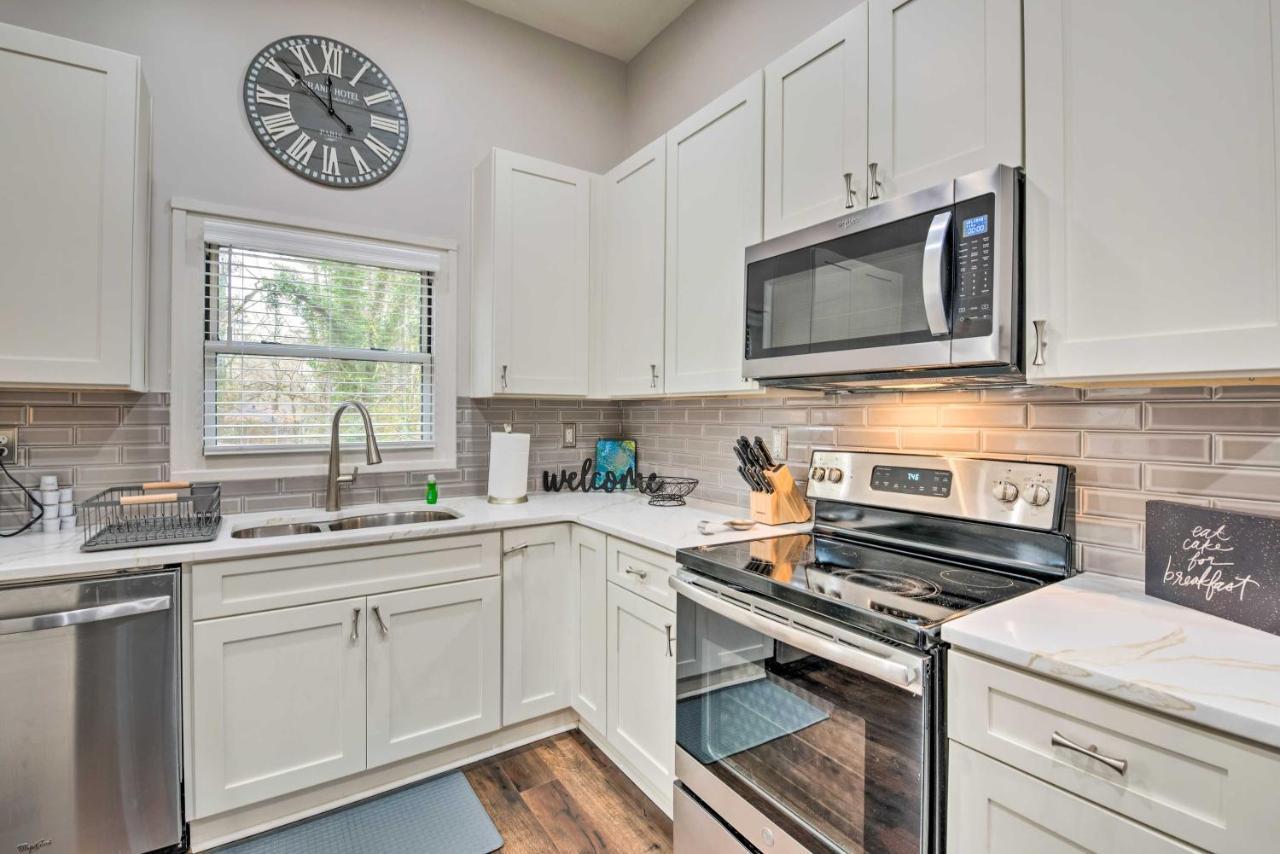 Atlanta Retreat With Deck In Greenbriar Area! ภายนอก รูปภาพ