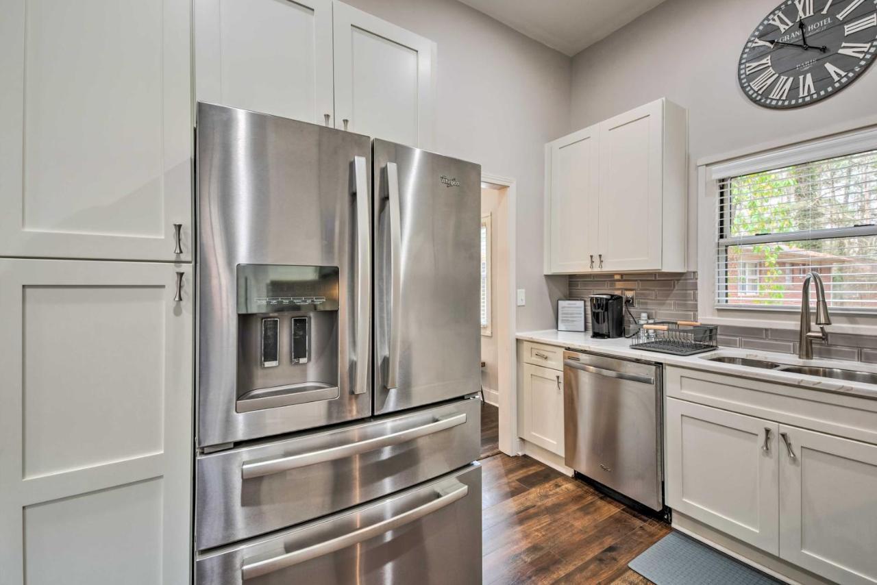 Atlanta Retreat With Deck In Greenbriar Area! ภายนอก รูปภาพ