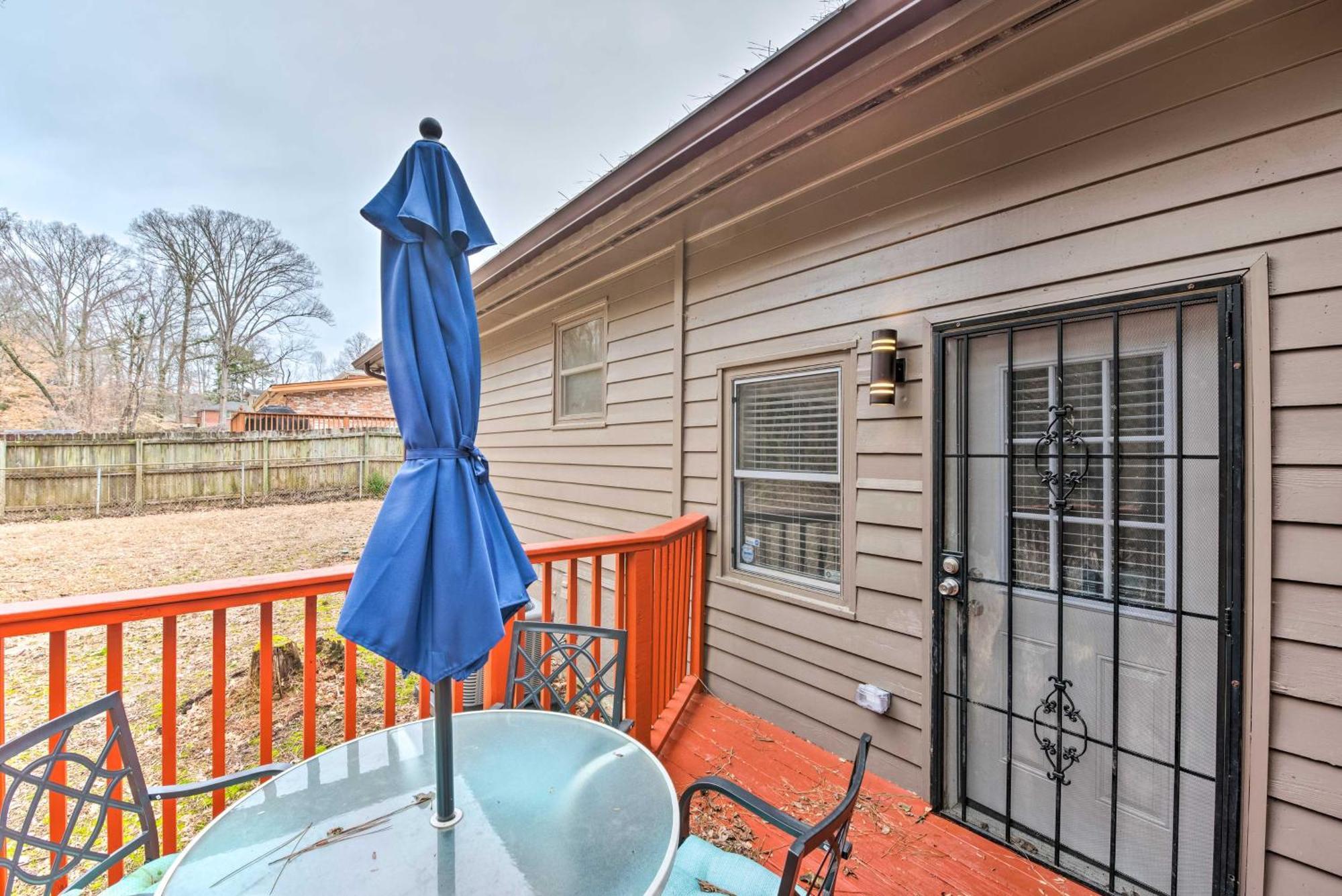 Atlanta Retreat With Deck In Greenbriar Area! ภายนอก รูปภาพ